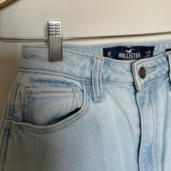 Hollister High Rise Denim - Picture 2 of 4